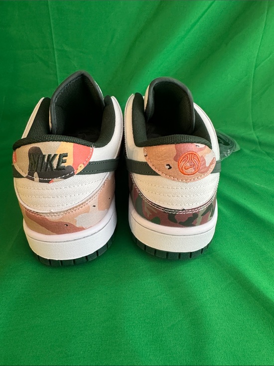 New! Nike Dunk Low SE \